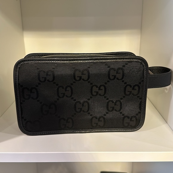 Gucci toiletry case - used in great shape - Picture 3 of 5